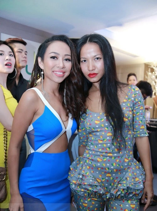 Tuyển tập váy tiếp thị cơ thể táo bạo của thảo trang - 12