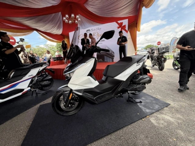 Voge sr3 2026 vừa ra mắt - mẫu xe ga 250cc có giá bán rẻ hơn cả honda sh160i - 1