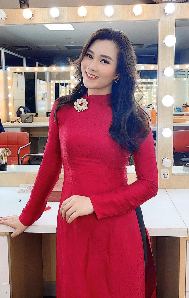 Vtv có một btv không dùng tên thật tuổi 40 vẫn xinh đẹp nền nã chuẩn nàng thơ - 2