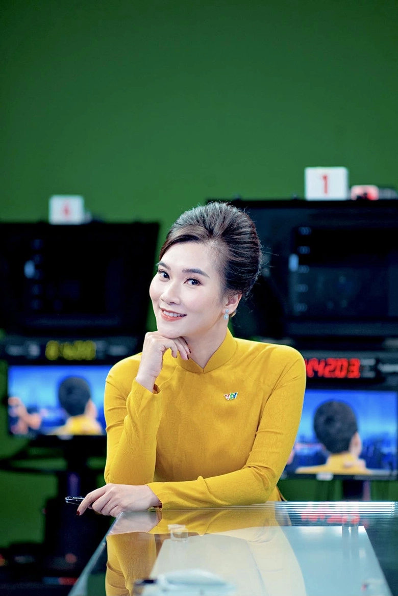 Vtv có một btv không dùng tên thật tuổi 40 vẫn xinh đẹp nền nã chuẩn nàng thơ - 3