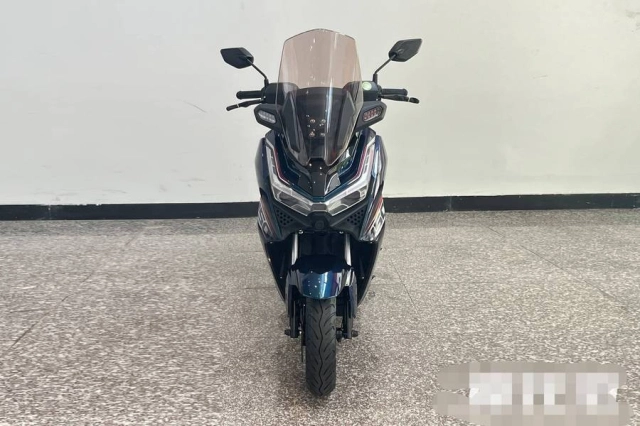 Xuất hiện mẫu xe ga mới - dáng như vario 160 trang bị như xmax giá rẻ hơn vision - 4