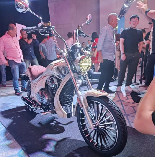 Xuất hiện mẫu xe ga với phong cách cruiser kịch độc - có giá bán ngang ngửa honda vision - 4