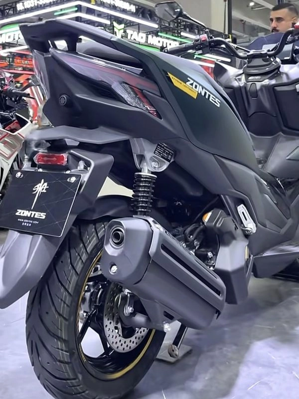 Zontes 150x ra mắt nhẹ hơn pcx tận 25kg tăng tốc nhanh như xe 250cc và có nhiều trang bị khủng - 6