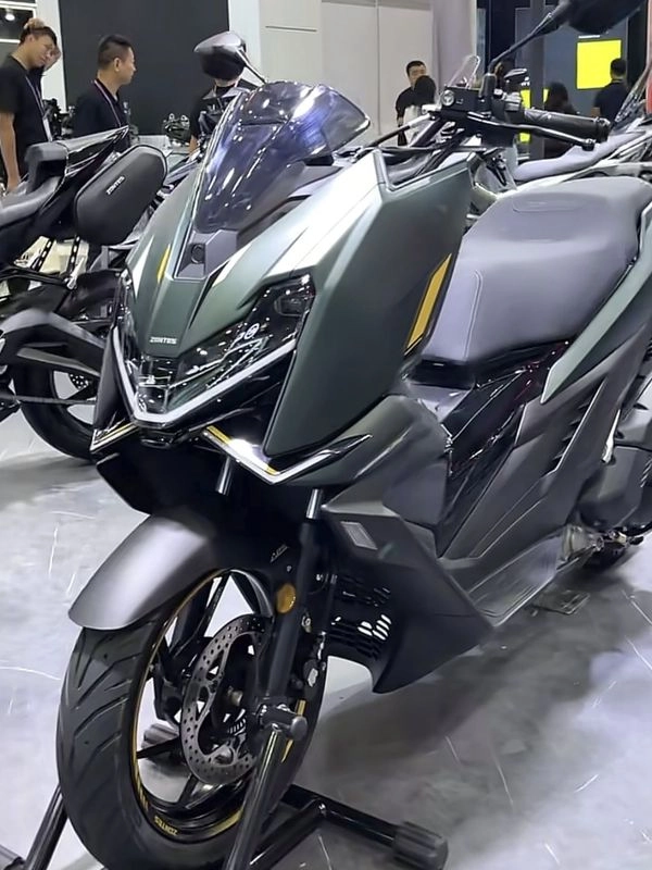 Zontes 150x ra mắt nhẹ hơn pcx tận 25kg tăng tốc nhanh như xe 250cc và có nhiều trang bị khủng - 7