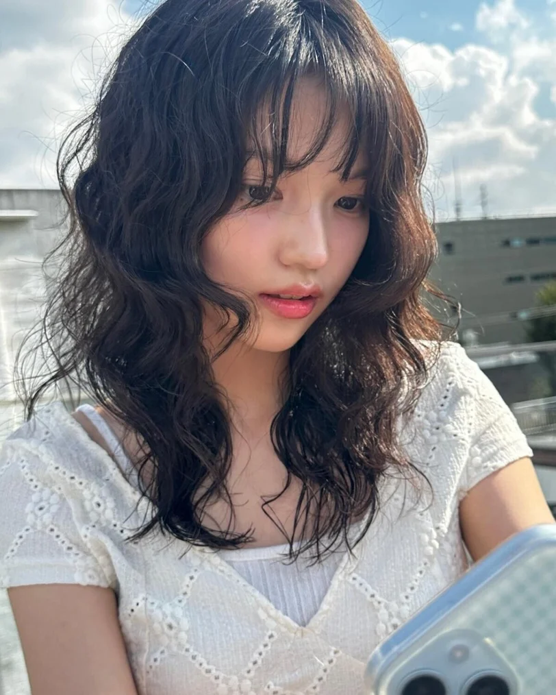 7 kiểu tóc ngang vai đẹp hơn tóc ngắn lại dễ chăm hơn tóc dài giúp chị em trẻ ra 10 tuổi - 3