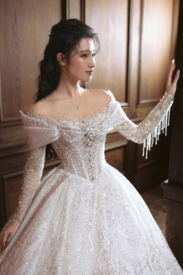 Á hậu phương nhi đẹp lộng lẫy trong áo cưới đầm xòe công chúa - 6