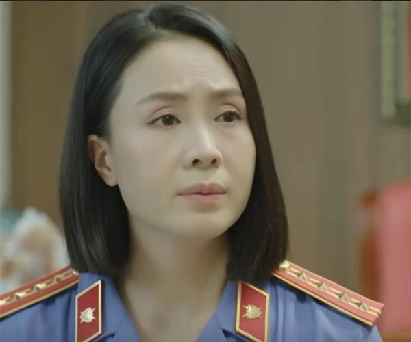 Bà phó viện trưởng viện kiểm sát nhân dân tỉnh trong phim lằn ranh ở tuổi ngoài 40 có đời thực ra sao - 2