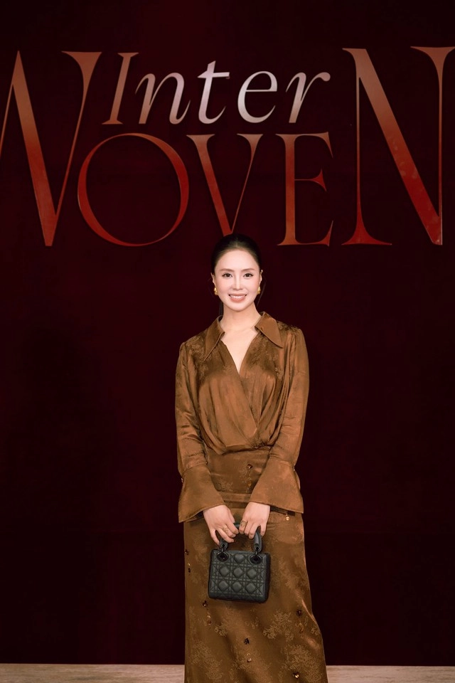 Bà phó viện trưởng viện kiểm sát nhân dân tỉnh trong phim lằn ranh ở tuổi ngoài 40 có đời thực ra sao - 5