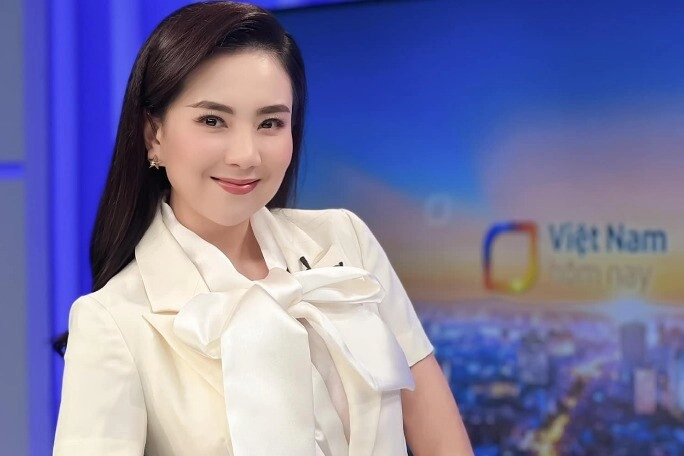 Btv 10 năm dẫn thời sự từng là á hậu hà nội mỹ nhân ảnh lịch bao người mê nay hạnh phúc bên tình đầu - 3