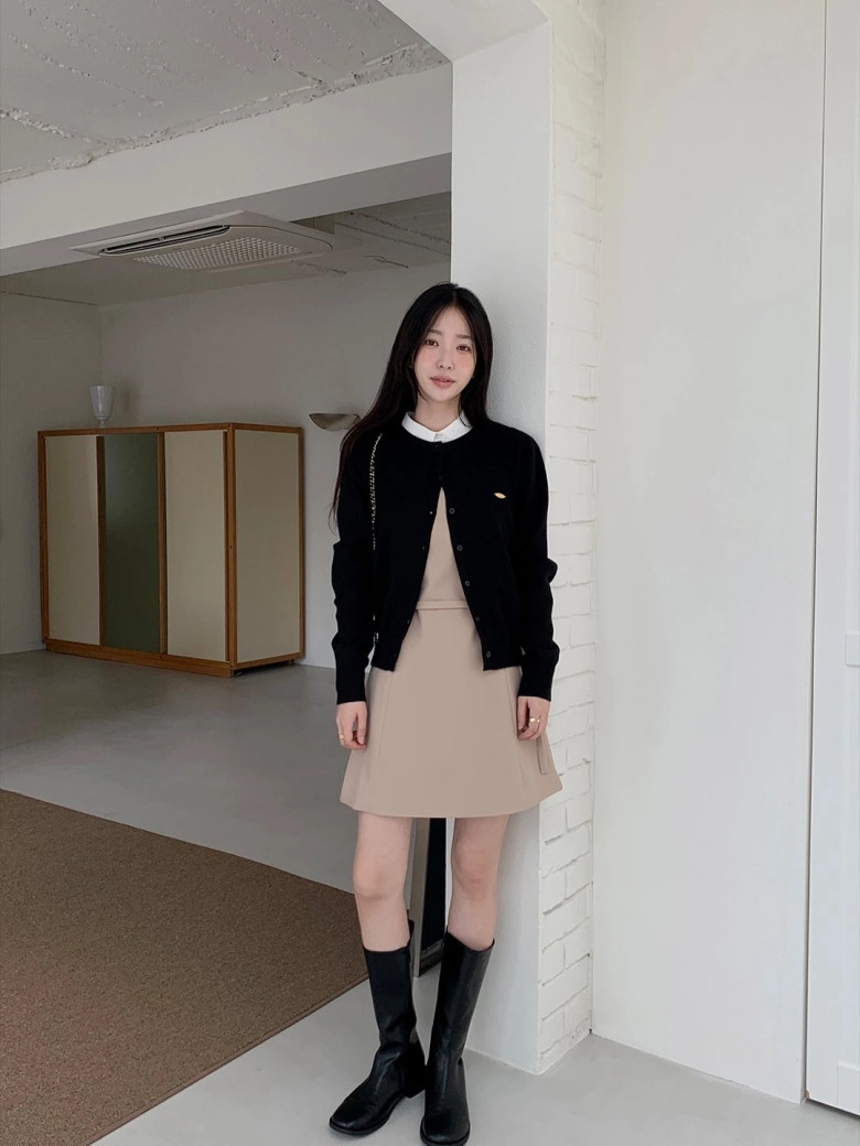 Chị em diện đồ đen nhất định phải nhớ 5 nguyên tắc này sai là dễ bị cộng thêm tuổi nhìn kém sang hẳn - 4