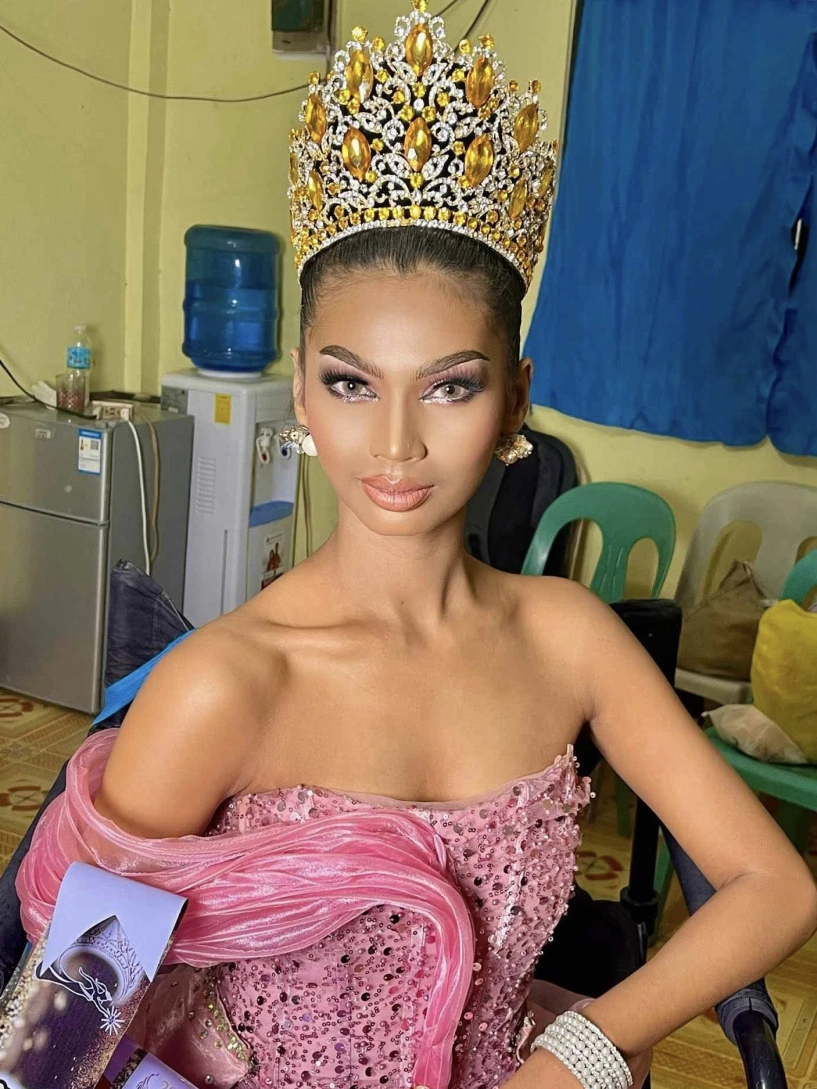 Cô gái gây sốc khi đăng quang 40 cuộc thi hoa hậu trong năm 2025 là ai - 10