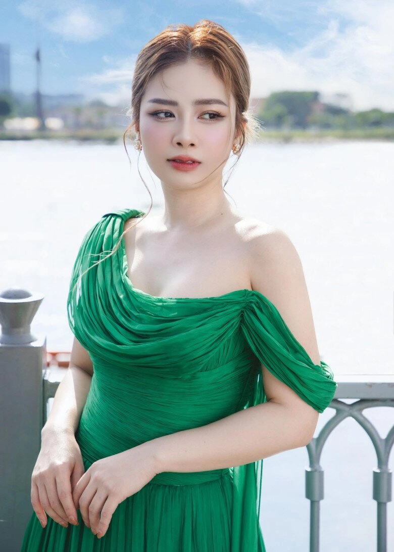 Cô gái từng gây sốt tại the voice phá kén thăng hạng thành mỹ nhân đình đám vbiz u40 chuộng hở bạo hết cỡ - 2