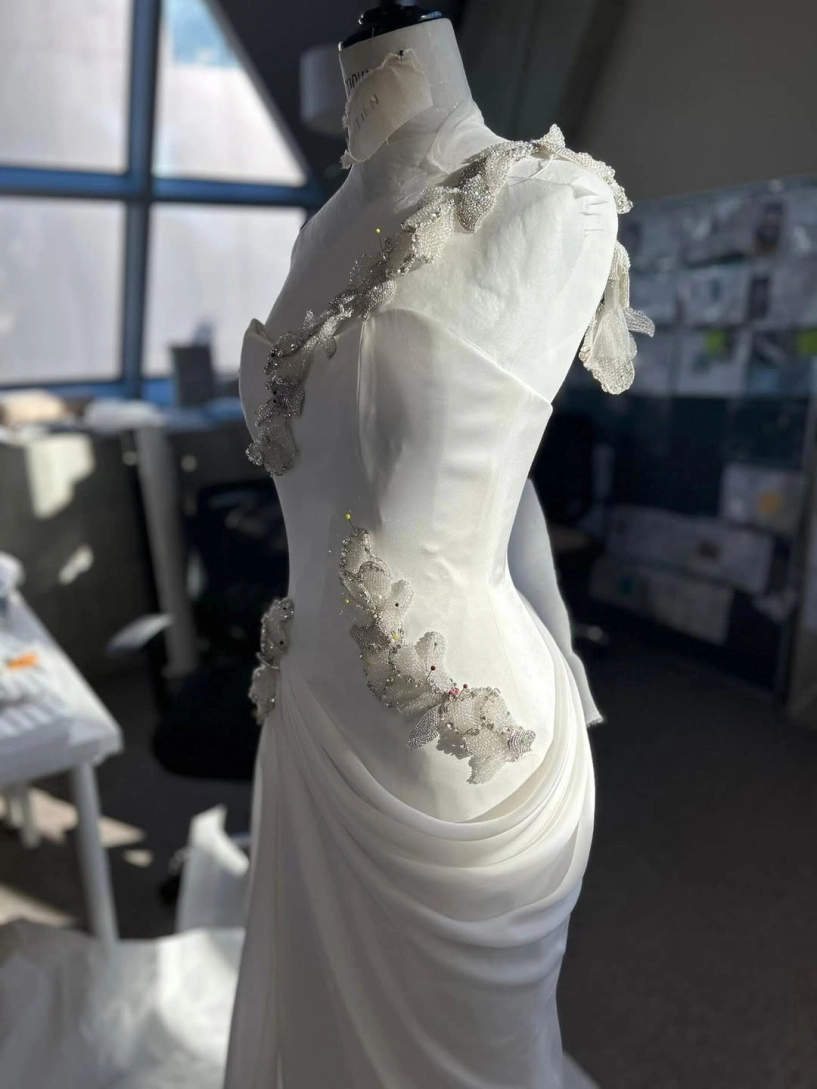 công chúa hàng hiệu tiên nguyễn khoe đường cong bên chồng - 7