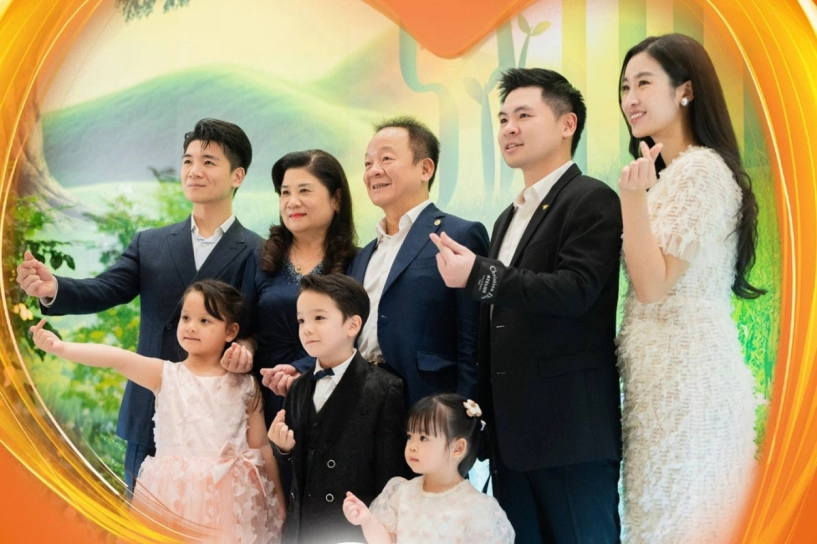 Đỗ mỹ linh chăm mặc giấu bụng giữa tin đồn mang bầu lần hai - 6