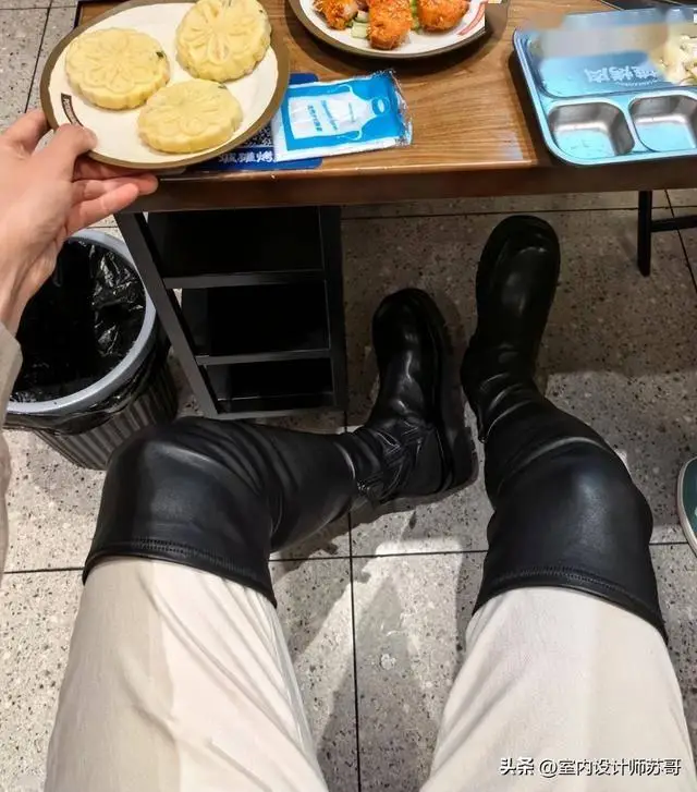 Dọn 50 đôi giày mùa đông tôi nhận ra có 7 kiểu này sẽ không bao giờ mua nữa vừa dìm dáng lại đau chân - 2