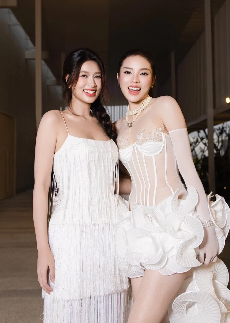 flex đường cong uốn lượn đẹp hút hồn hoa hậu kỳ duyên thừa nhận sự thật khiến ai nấy ngỡ ngàng - 4