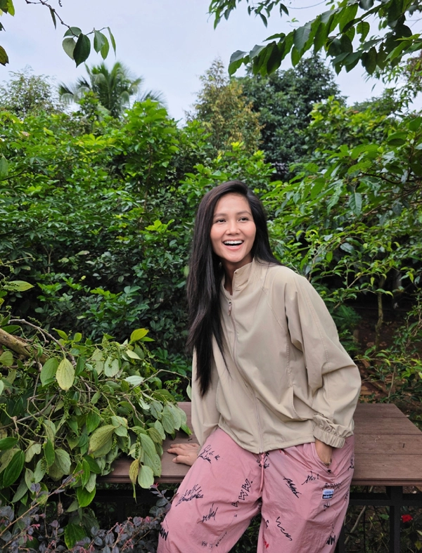 Hhen niê sau 8 năm đăng quang hoa hậu hoàn vũ việt nam - 8