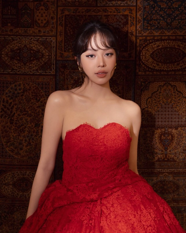 Hoa hậu việt nam quê đà nẵng lại gây chú ý với diện mạo khác lạ - 1