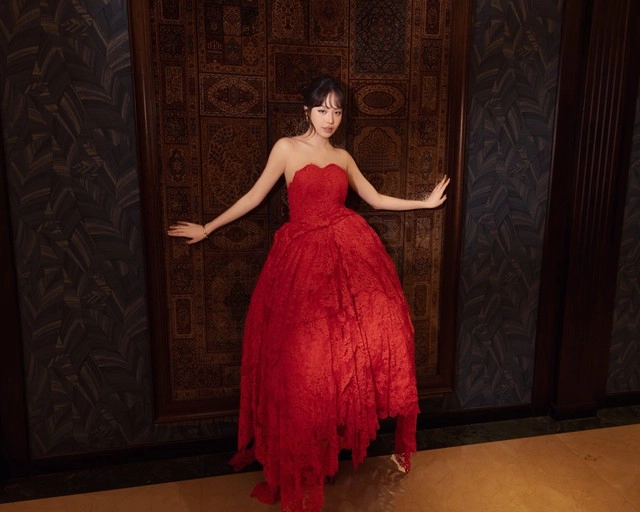 Hoa hậu việt nam quê đà nẵng lại gây chú ý với diện mạo khác lạ - 5