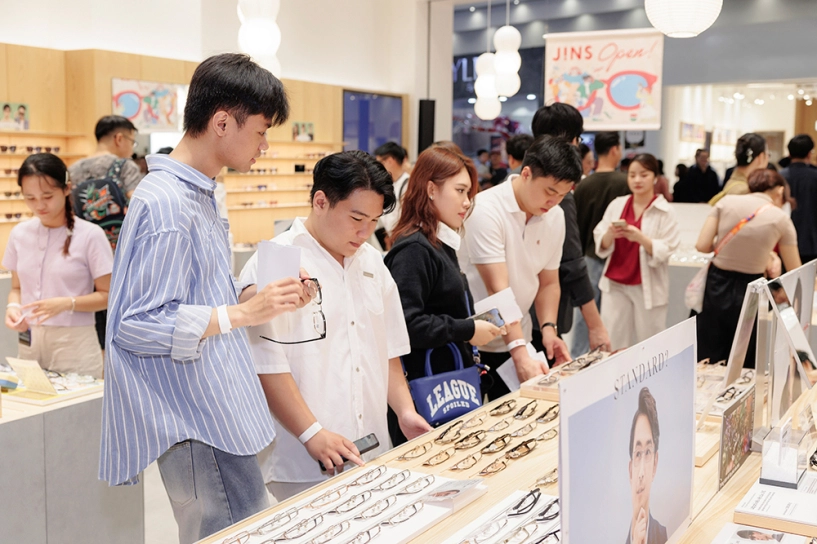 Jins mở thêm hai cửa hàng mới tại aeon mall - 3