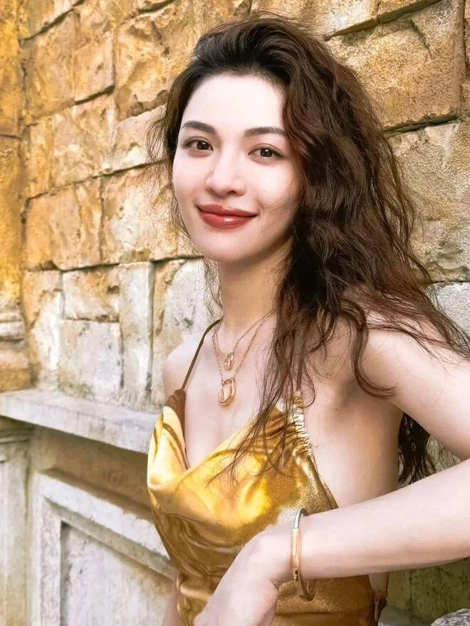 Không muốn trông già đi 10 tuổi khi làm tóc xoăn trong năm mới chị em ghi nhớ 6 điểm đảm bảo trẻ gấp bội - 11