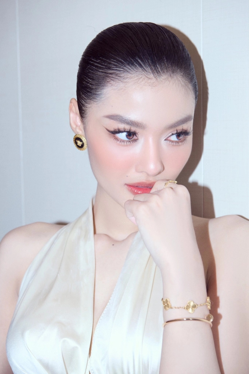 Kiều loan phối set đồ gần 3 tỷ đi trà chiều - 7