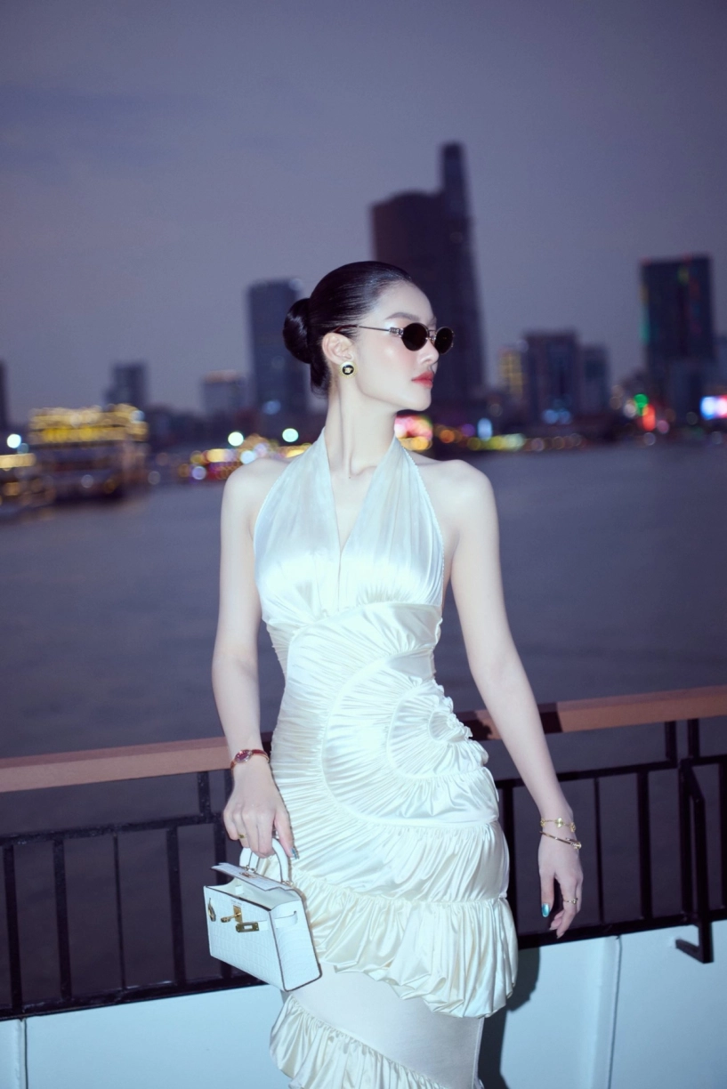 Kiều loan phối set đồ gần 3 tỷ đi trà chiều - 11