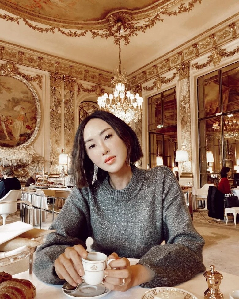 Mặc áo len cổ lọ hay cổ tròn để trông gầy hơn chị em có gu luôn dùng công thức này để không bao giờ sai - 7