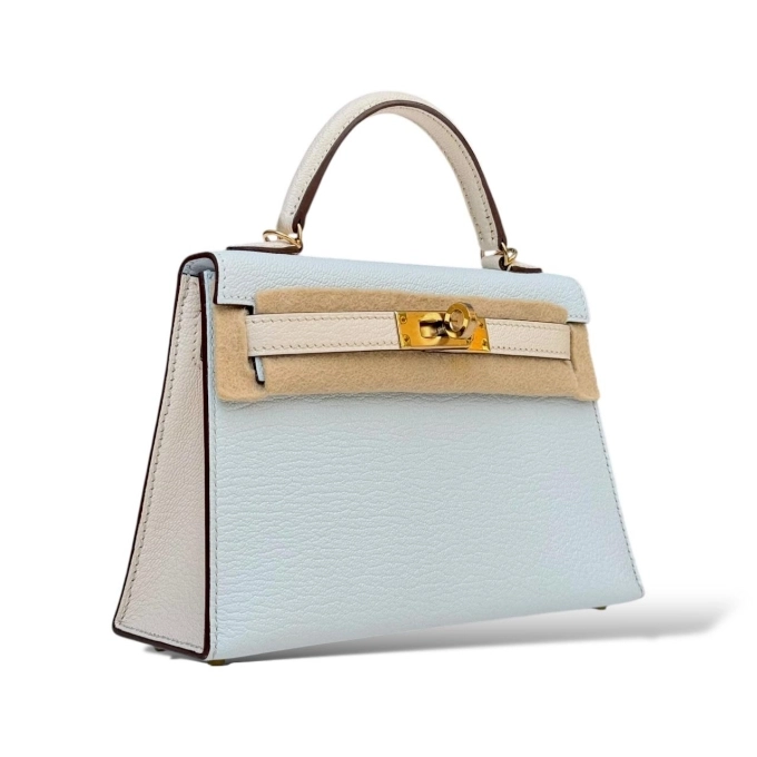 Midu xách túi 800 triệu đồng dạo phố seoul - 2