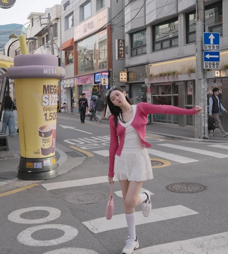 Mỹ nhân hà thành mặc đẹp như sách mẫu có 10 outfit dạo phố chuẩn sang xịn mà chị em phải học hỏi - 6