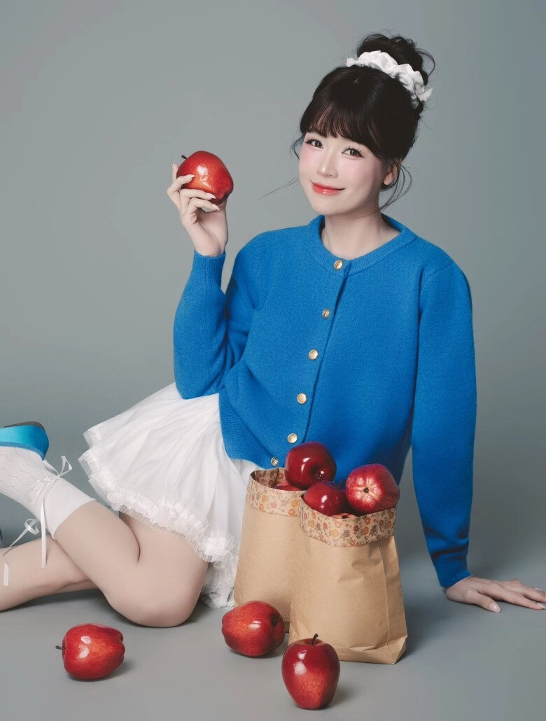 Mỹ nhân u40 trông như nữ sinh nhờ 4 items hack tuổi chị em 30 tham khảo có ngay tủ đồ trẻ hóa tự nhiên - 1