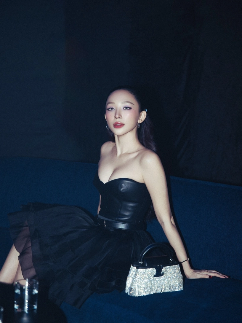 Phong cách sexy khoe hình thể của tóc tiên - 3