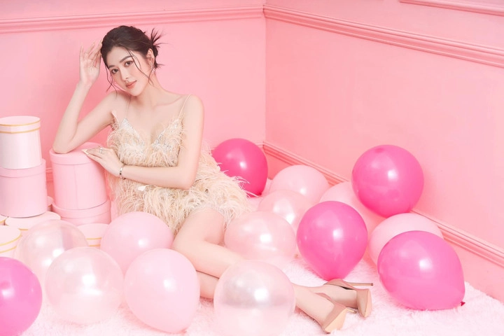 Sắc vóc bạn gái tin đồn của tiền đạo nguyễn đình bắc - 2