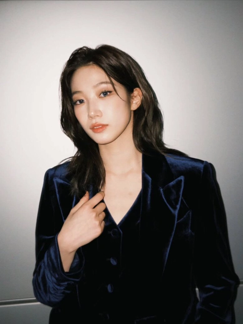 Sang năm mới chị em thử 6 kiểu tóc trông như con nhà giàu khí chất sang chảnh tăng vọt lại tôn ngũ quan hài hòa - 1