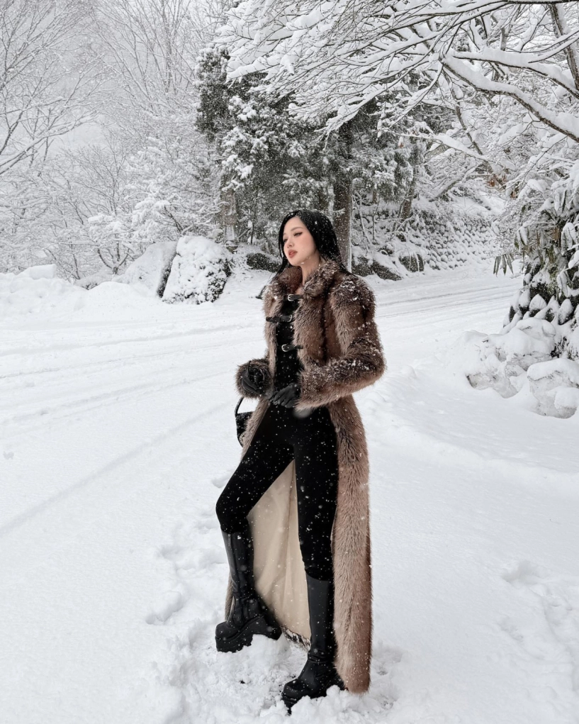 Thời trang vi vu đầu năm vừa ấm vừa tôn dáng của sao việt - 2