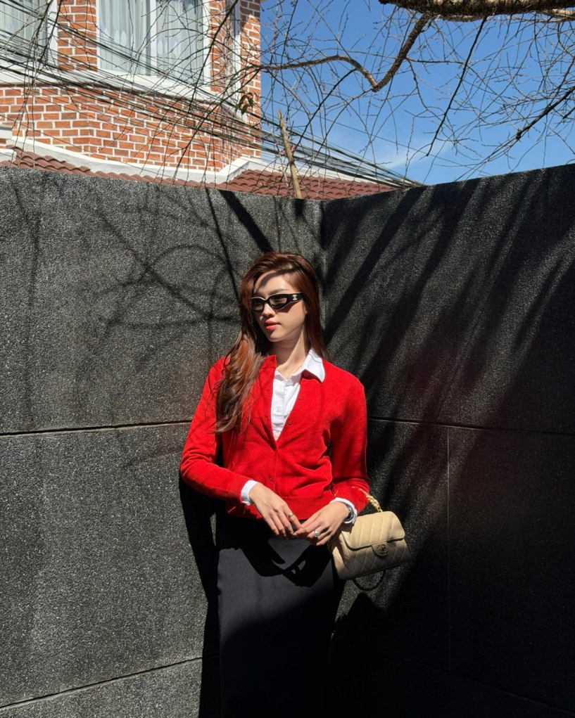 Thời trang vi vu đầu năm vừa ấm vừa tôn dáng của sao việt - 6