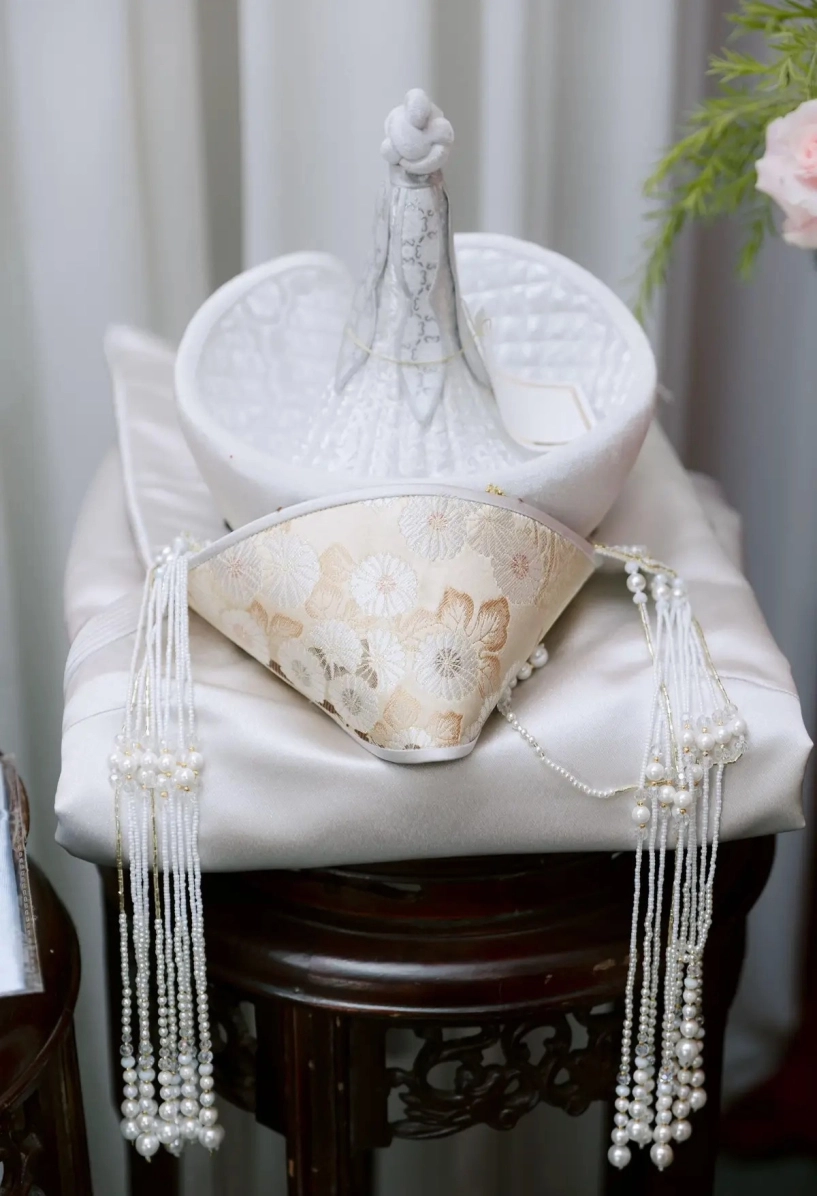 Trang phục chàng rể mông cổ gây chú ý ở lễ rước dâu việt - 6