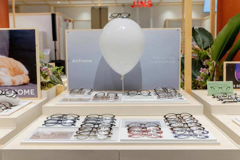 Trước ngày khai trương những mẫu kính này của jins đã kịp gây sốt - 2
