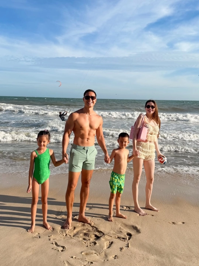 Vẻ đáng yêu tuổi lên 6 của lisa - leon nhà hồ ngọc hà - 10