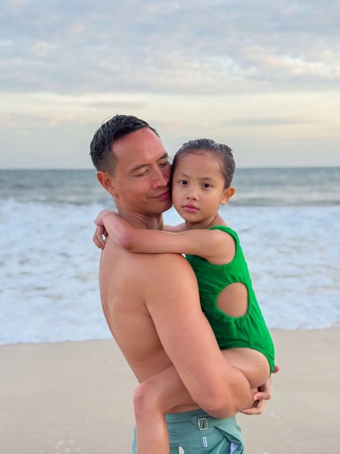 Vẻ đáng yêu tuổi lên 6 của lisa - leon nhà hồ ngọc hà - 12