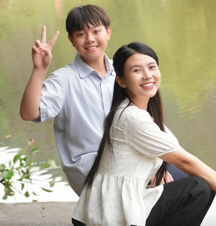 Vẻ ngọt ngào của diễn viên sinh năm 2001 đóng cùng lúc 2 phim giờ vàng vtv - 5