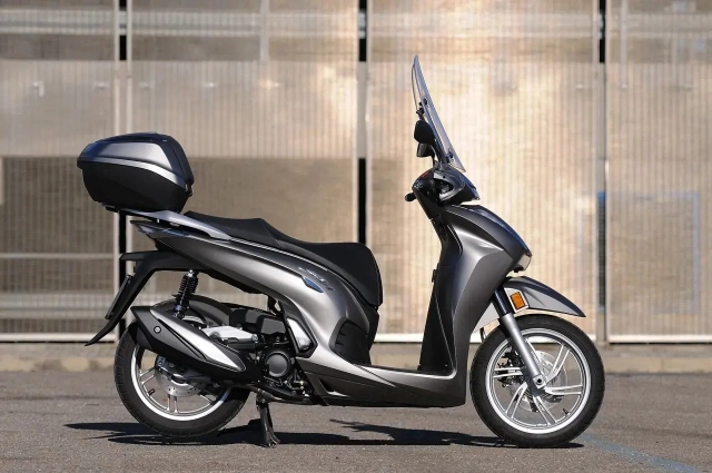 Bạn có tò mò các anh em biker châu âu đánh giá thế nào về honda sh350i không - 3