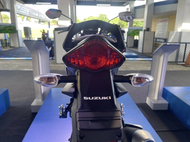 Cận cảnh từng chi tiết của suzuki raider r150 pro vừa lên kệ với giá bán khoảng 565 triệu đồng - 17