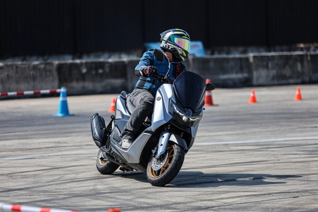 Chênh nhau 10 triệu đồng giữa yamaha nmax 155 tech max hay nvx 155 sp xe nào phù hợp với bạn - 5