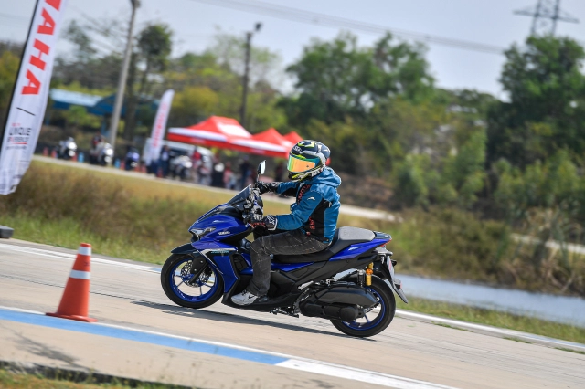 Chênh nhau 10 triệu đồng giữa yamaha nmax 155 tech max hay nvx 155 sp xe nào phù hợp với bạn - 10