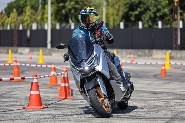 Chênh nhau 10 triệu đồng giữa yamaha nmax 155 tech max hay nvx 155 sp xe nào phù hợp với bạn - 16