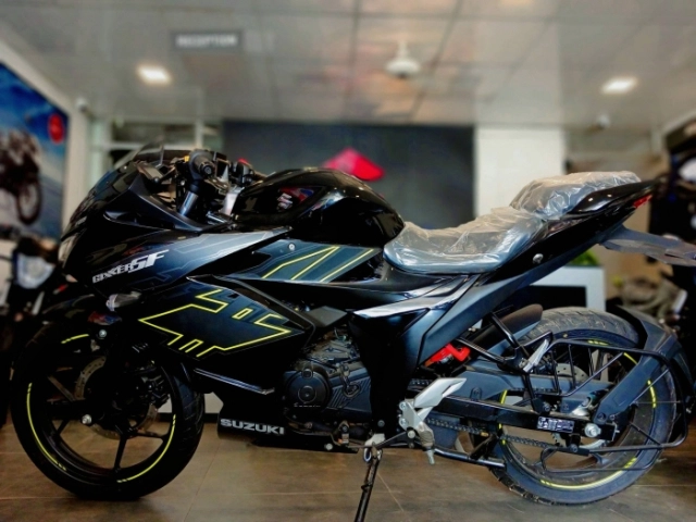 Chỉ ngang giá xe tay ga cao cấp suzuki gixxer sf 250 2026 mang cấu hình sportbike đúng nghĩa - 2