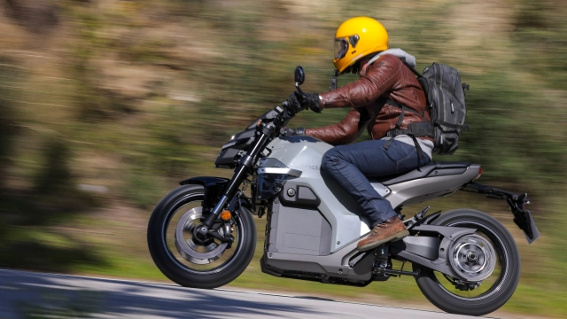 Đánh giá honda wn7 nakedbike điện đầu tiên của honda dành cho cuộc sống đô thị - 5