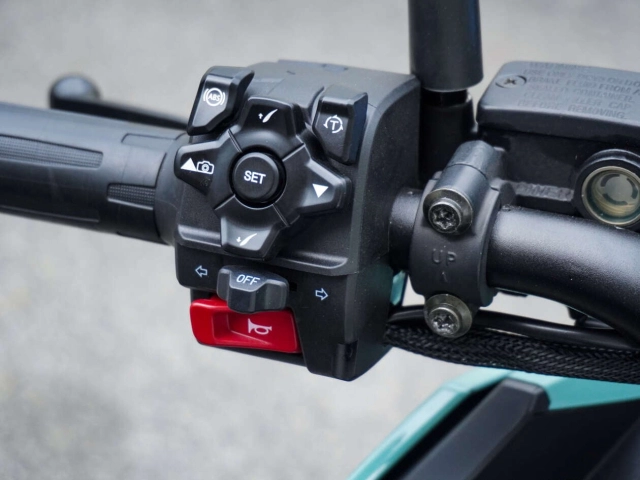 Giá chỉ ngang sh160i - xe ga 250cc có màn hình cảm ứng 7inch và kính gió chỉnh điện gây bất ngờ - 5