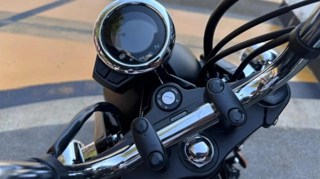 Hình ảnh thực tế của bộ đôi honda dax 2026 og white và og black vừa lên kệ tại đại lý - 7